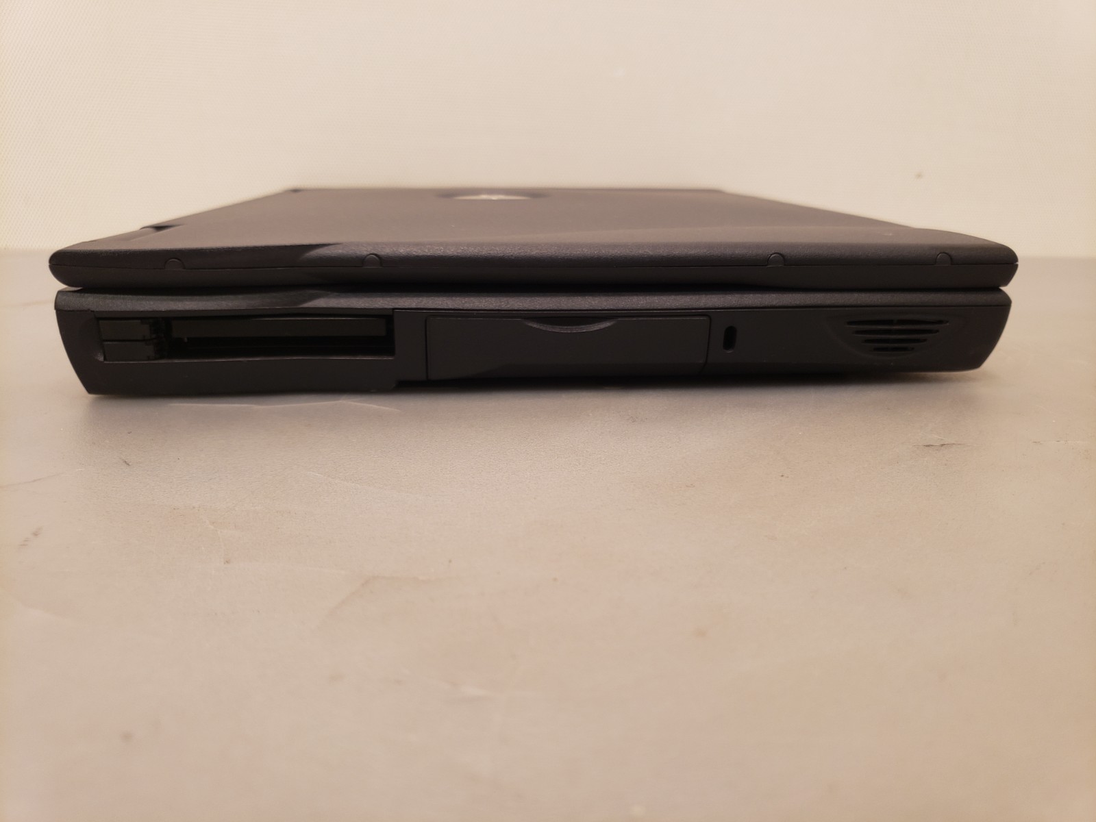 Vintage Dell Latitude C640 Laptop Windows 2000 PIV 2.0 GHz. Serial 30GB 512MB
