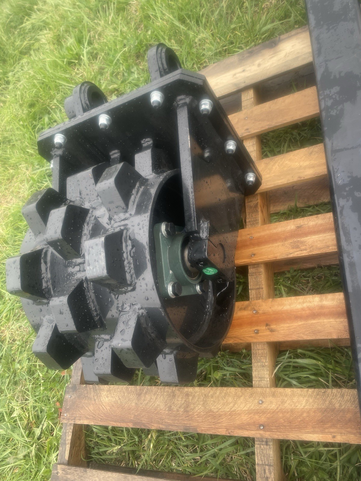 compactor wheel for cat 305 excavator New!!!