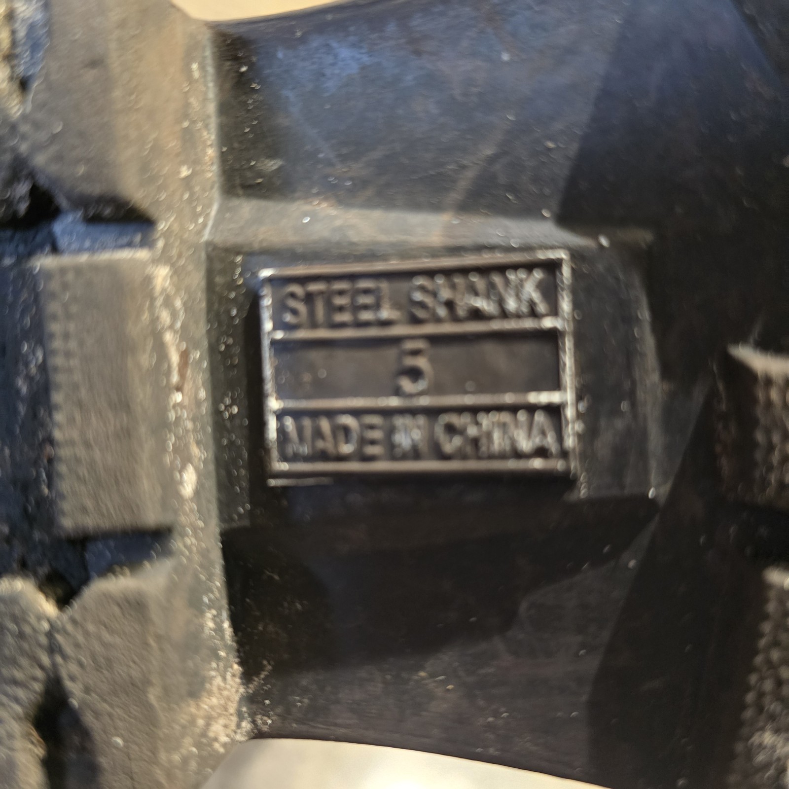 RedHead Camo Utility Waterproof Rubber Boots for Men Size 5 Strata