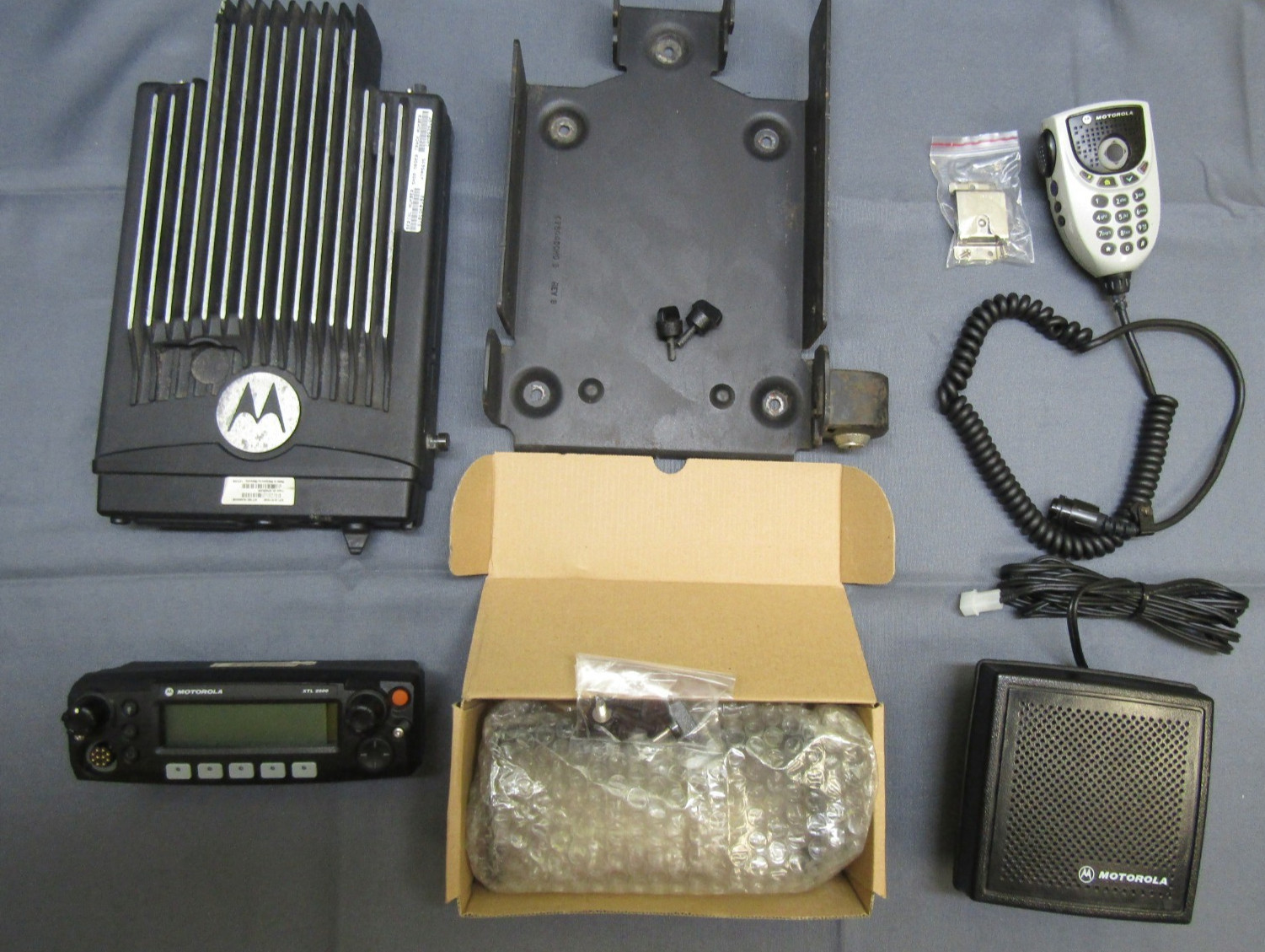 Motorola XTL2500 110 Watt 136-174 VHF MHz Remote Head Two Way Radio M21KTM9PW1AN