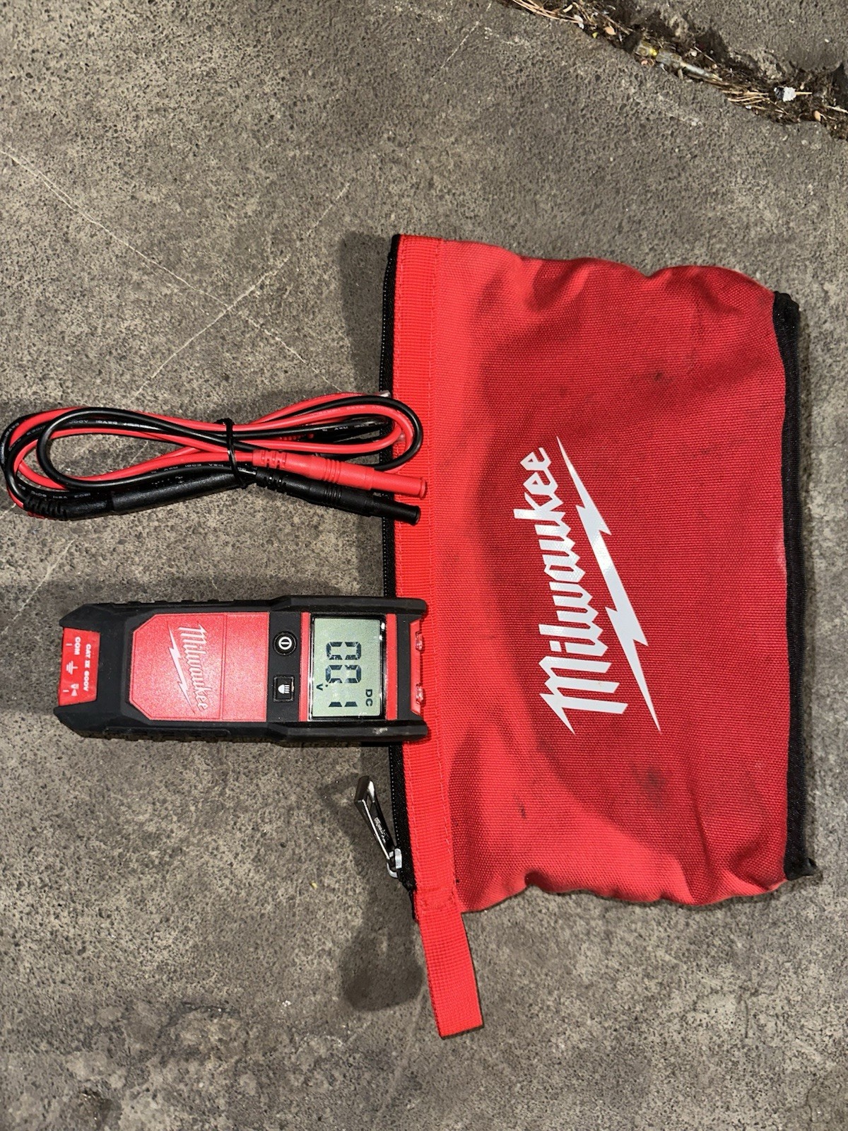 Milwaukee 2212-20 600V Auto Function Voltage/Continuity Digital Meter