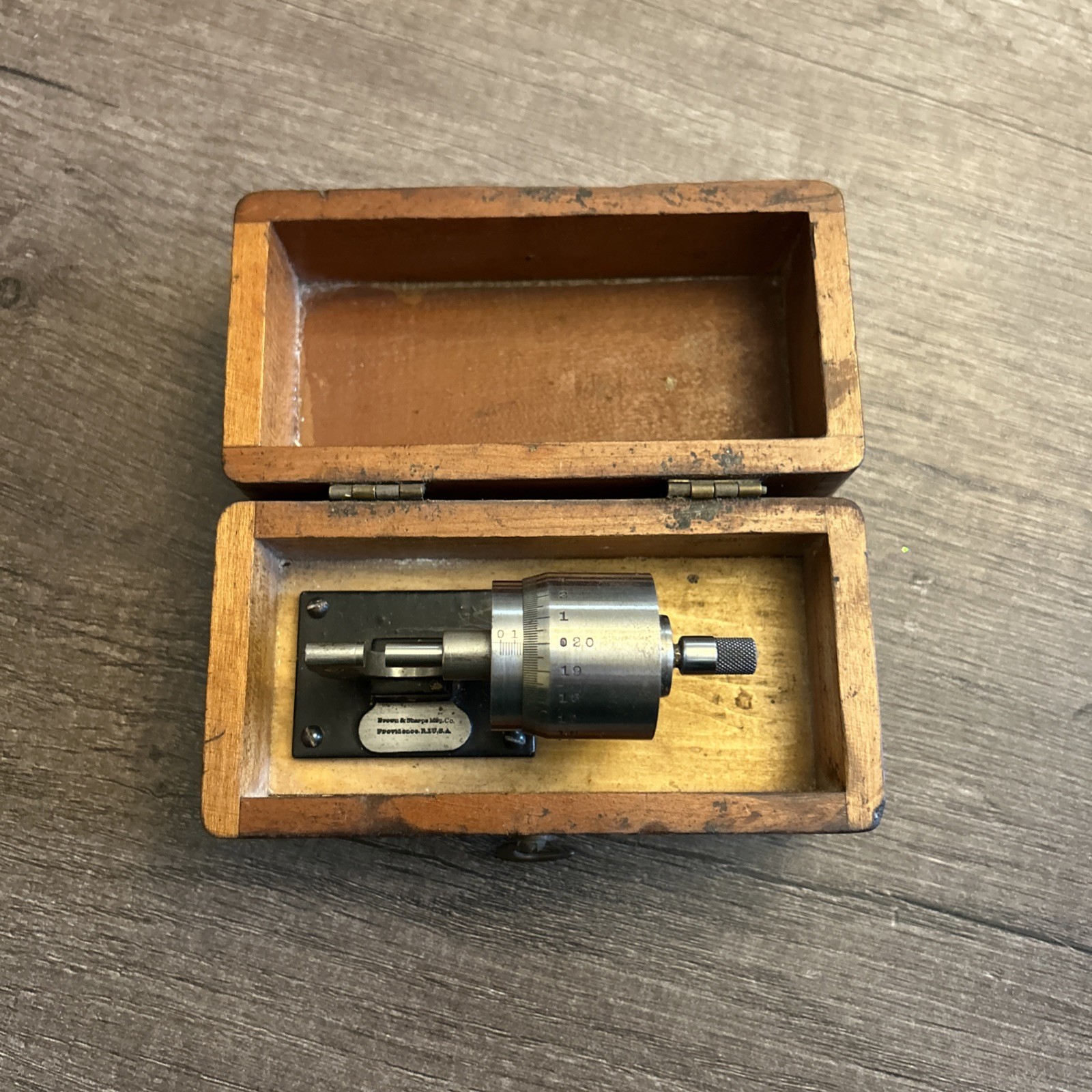 Vintage Brown & Sharpe Bench Micrometer with Wooden Box