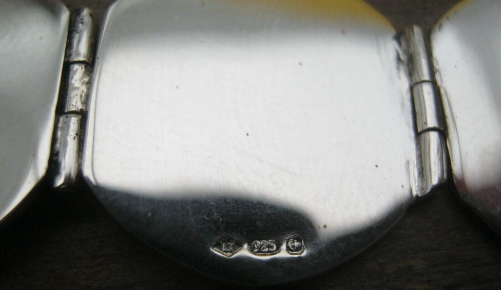 Pretty English HM Sterling Silver Engraved Folding Photo Ball Locket Pendant Fob