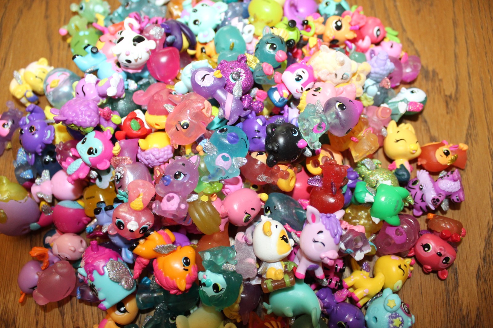 Hatchimals COLLEGGTIBLES Random LOT Bag (10) Assorted CUTE Seasons NO DUPLICATES