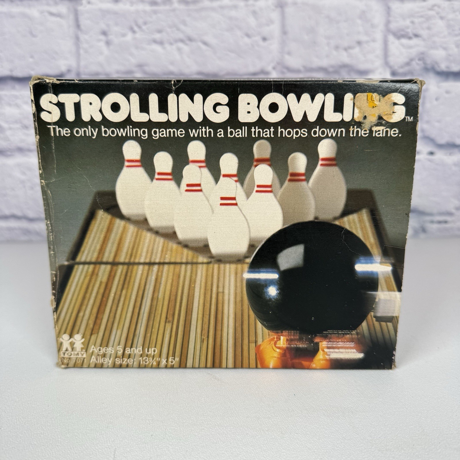 Vintage 1980 Tomy Strolling Bowling Wind Up Ball Portable Table Game Travel Box
