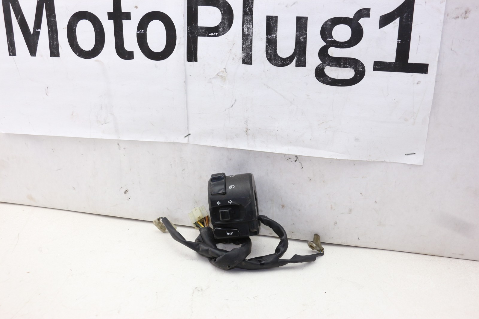 2008 - 2016 Yamaha R6 YZFR6 OEM Left Control switch Headlight Signal Switch