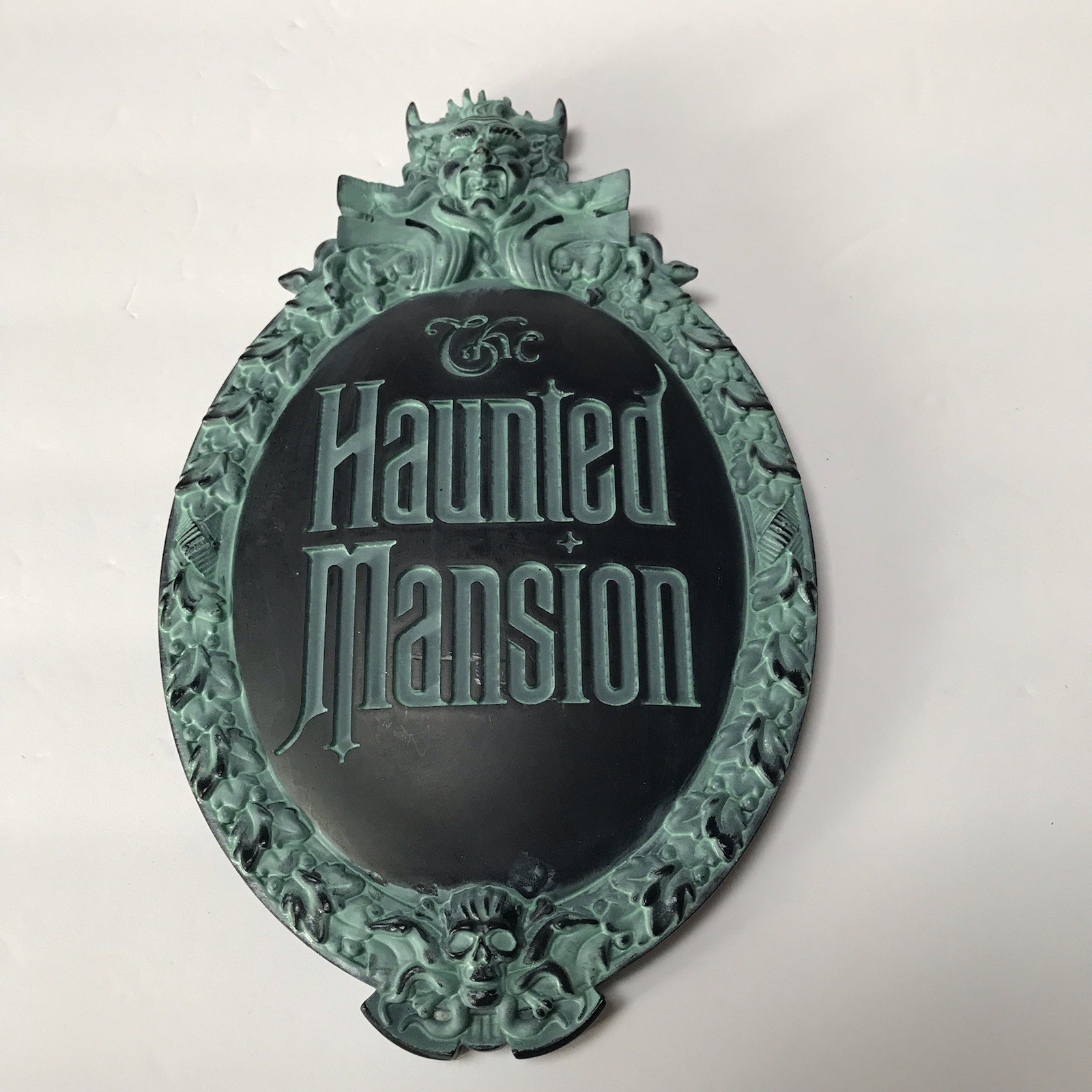 Disney The Haunted Mansion Wall Plaque Sign Halloween Horror Collectible Goth
