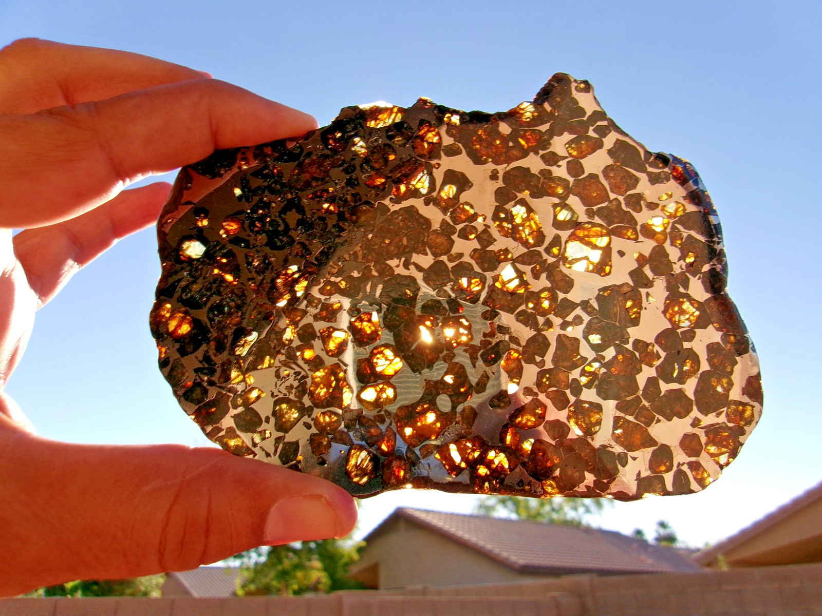 132.90 gram - SEYMCHAN METEORITE - With Glowing Olivine - in Glass Display Case
