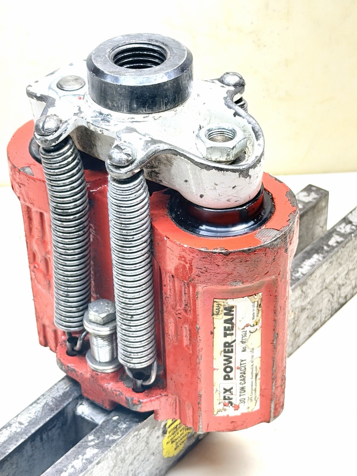 RT302 SPX Power Team enerpac porta power jack, 30 Ton, 2-1/2" Stroke Tested #2