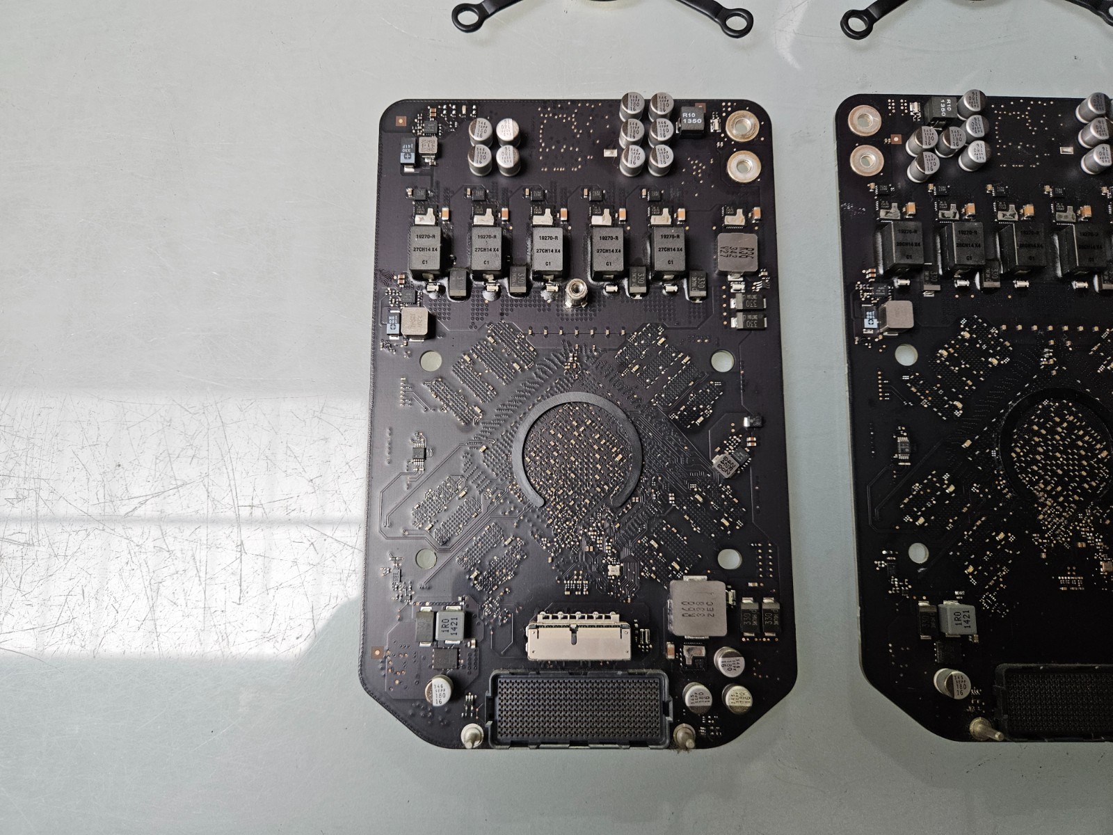 Matched Pair of AMD FirePro D300 2GB Video Card A & B For Mac Pro A1481 + Mount