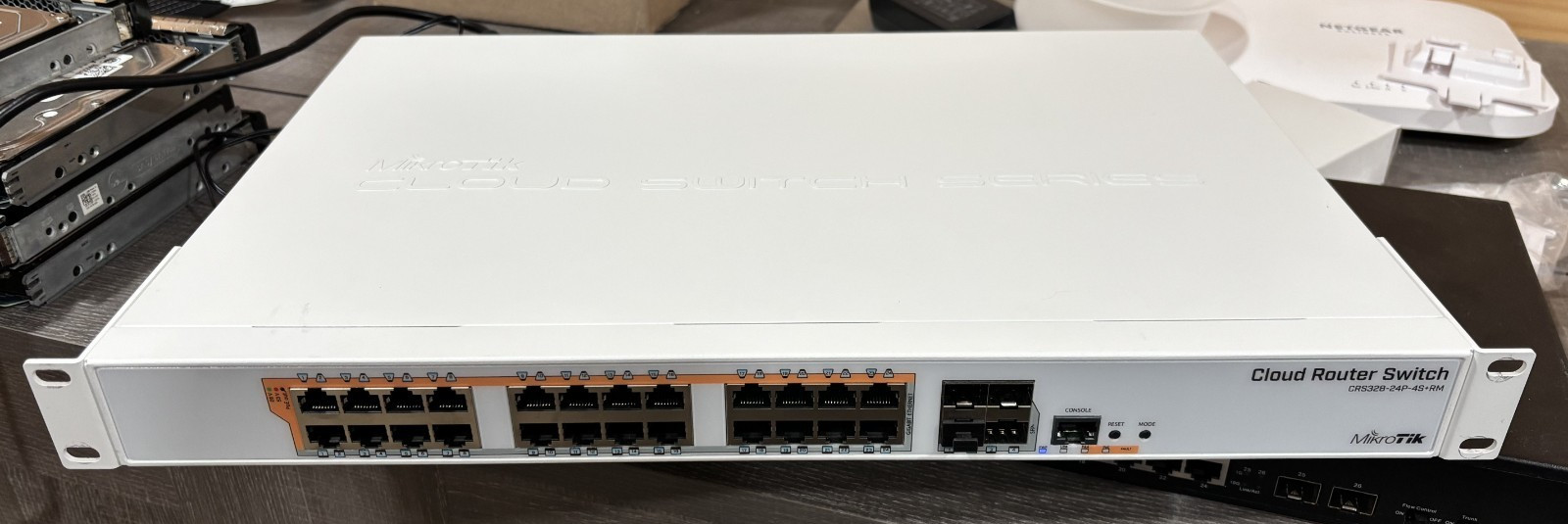 mikrotik router CRS328-24P-4S+RM + 10Gig RJ45 SFP+