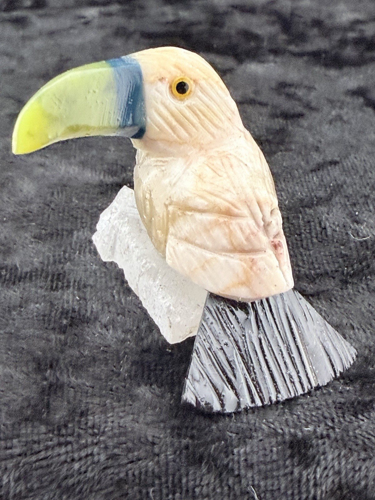 Gemstone Bird Sculpture on Mineral Base. 22 g. 39x34x33 mm