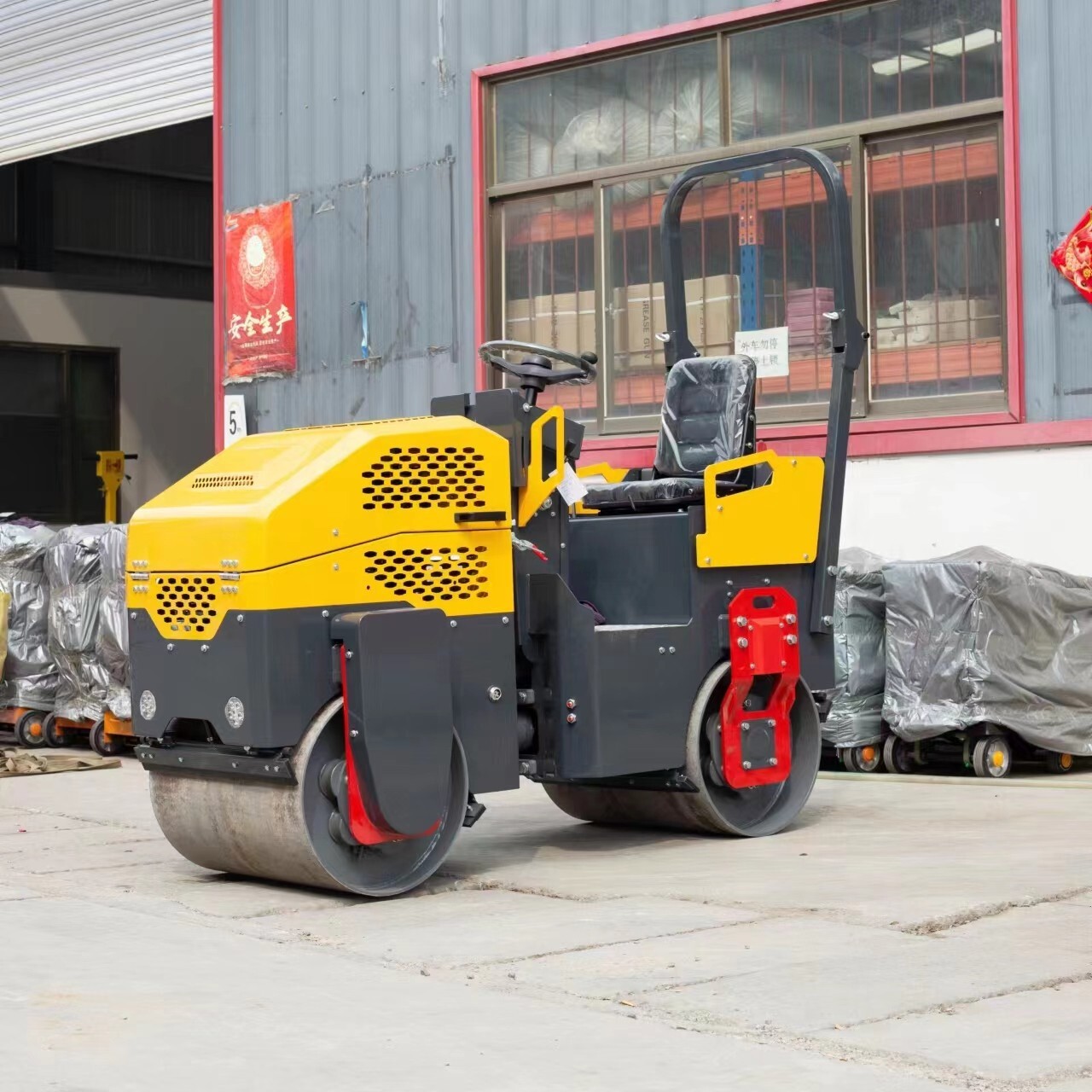 EPA Petrol Engine Road Roller Machine Asphalt Vibratory Roller Ride On Compactor