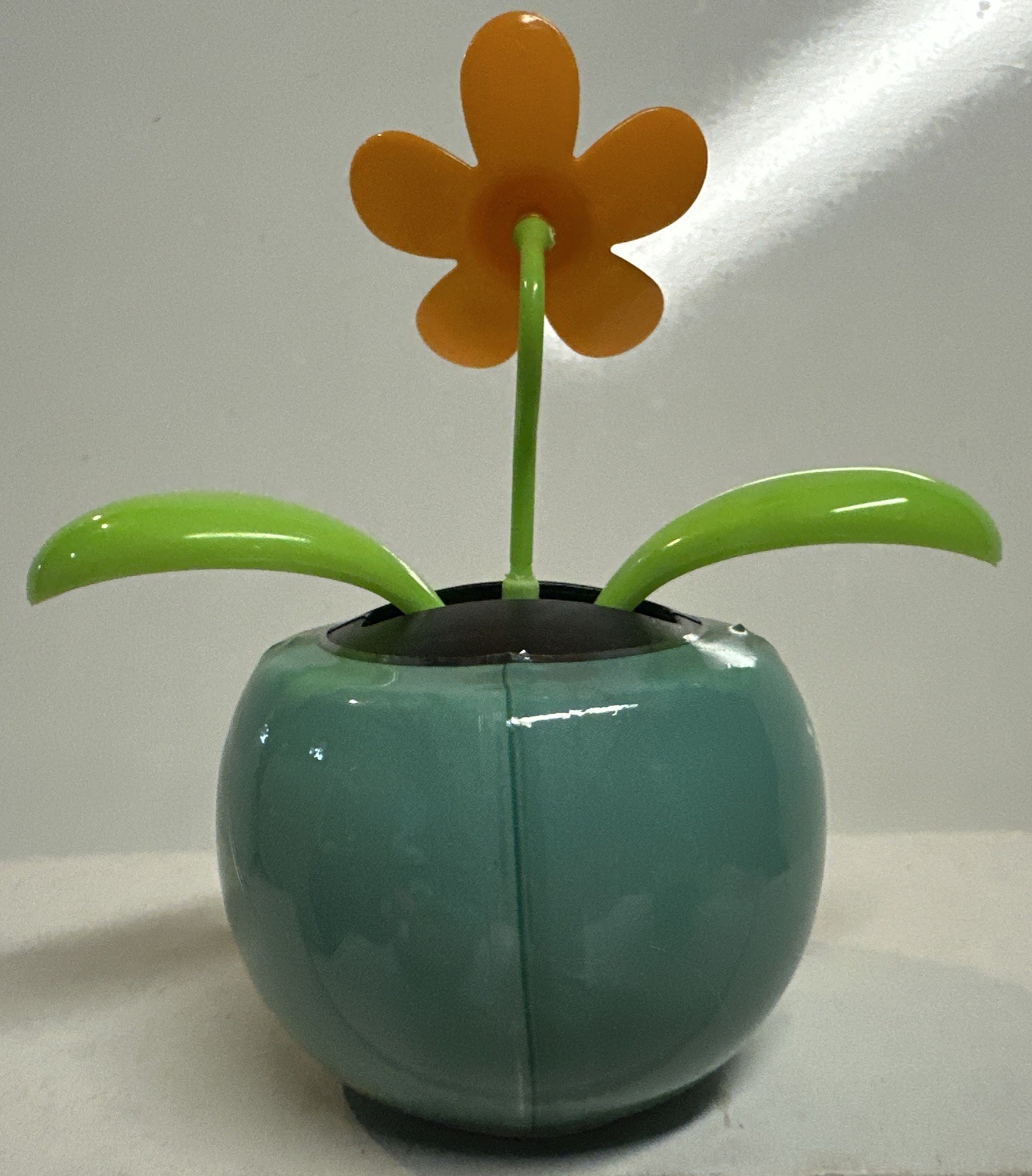 2026 Disney Epcot Flower & Garden Festival Orange Bird Solar Pot Scavenger Hunt