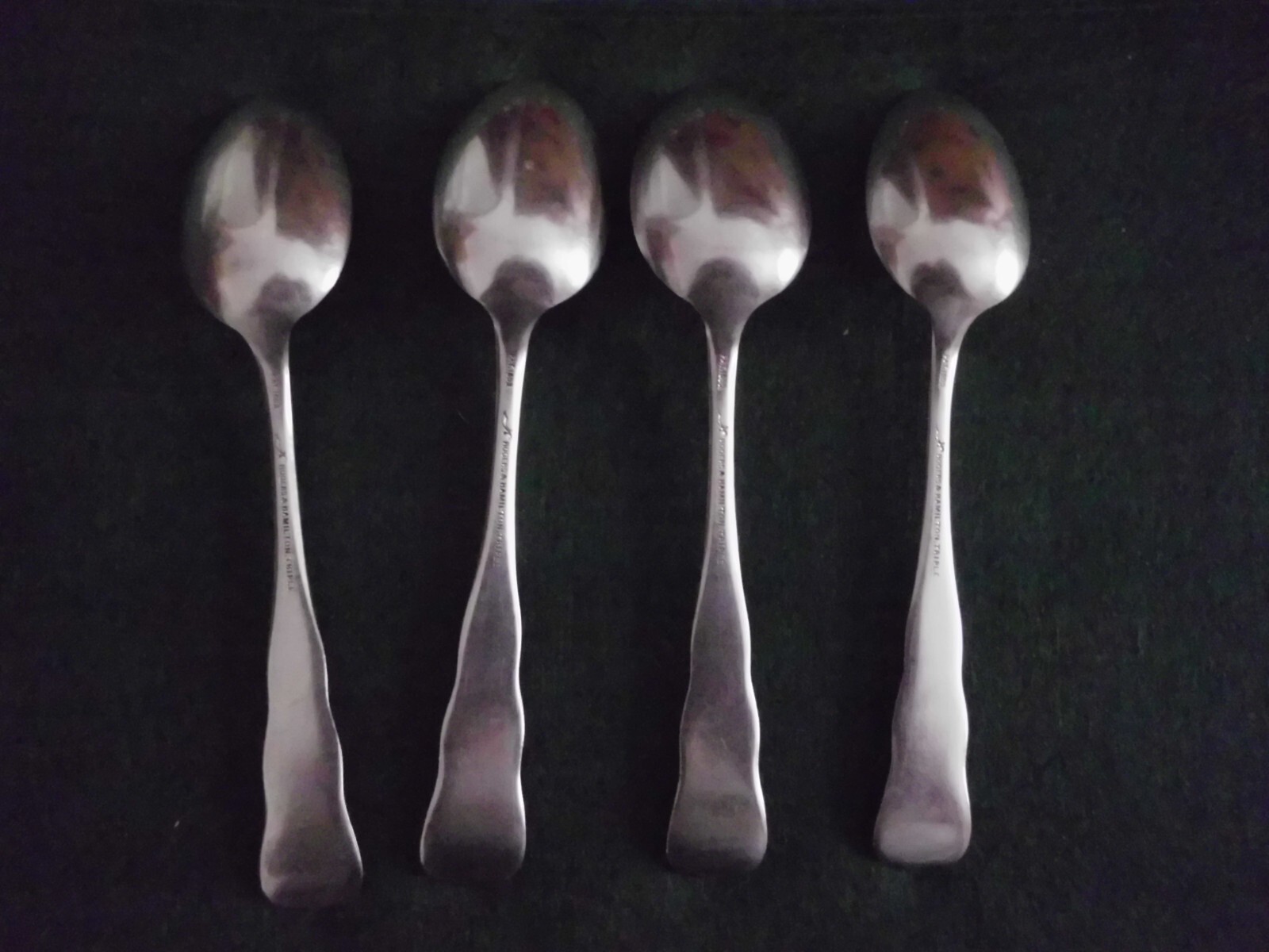 International Silver Co. Shell 1860 Silverplate Teaspoons Set of 4