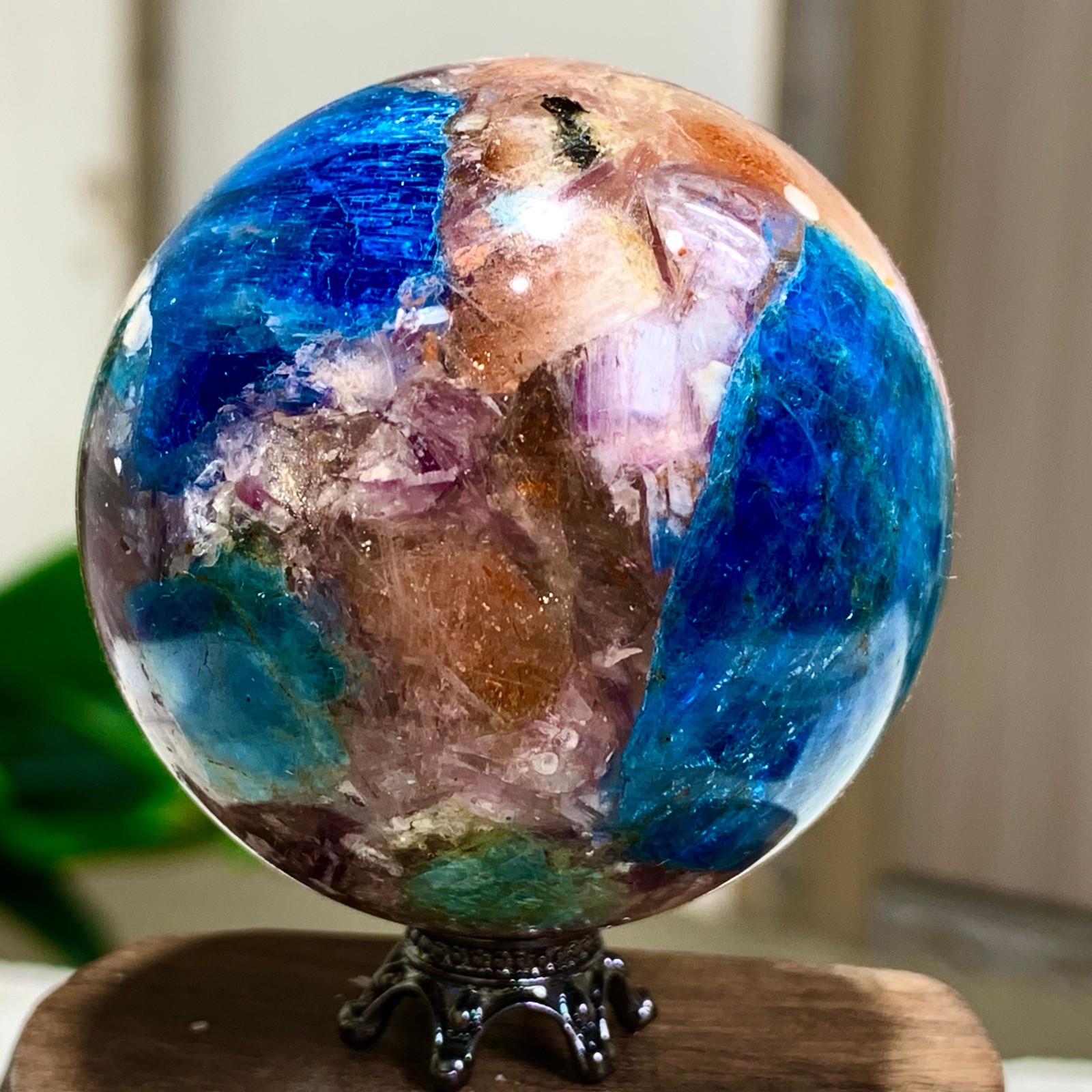 156G Natural Blue Aptite +Sun Stone purple lepidolite Sphere mineral sample