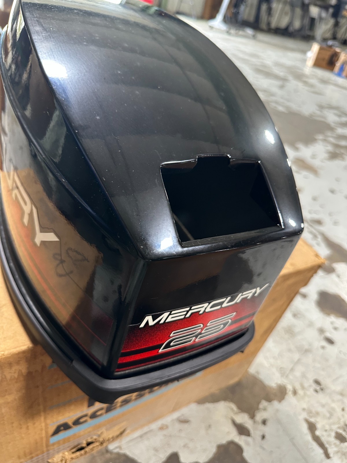 New OEM Mercury 25 Hp 2-Stroke Outboard Manual & Electric Start Top Cowling