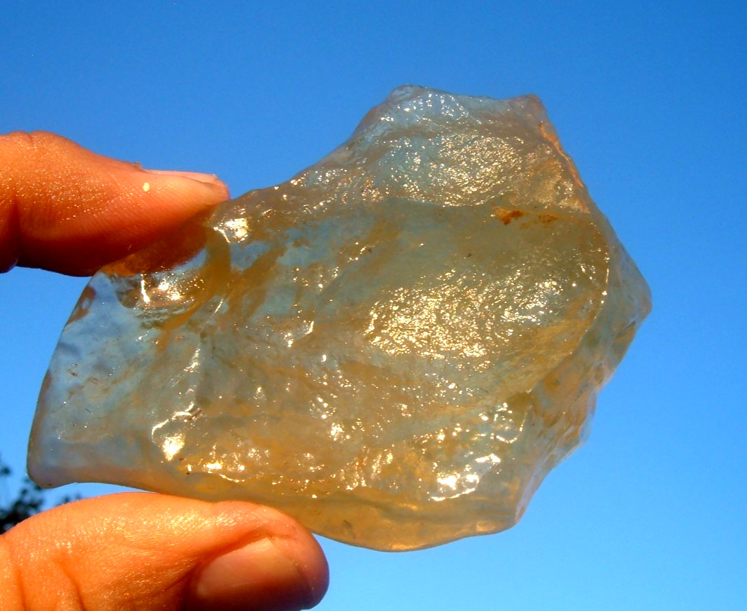 Libyan Desert Glass Meteorite Tektite impact specimen( 670 crt) Super Gem AAA+
