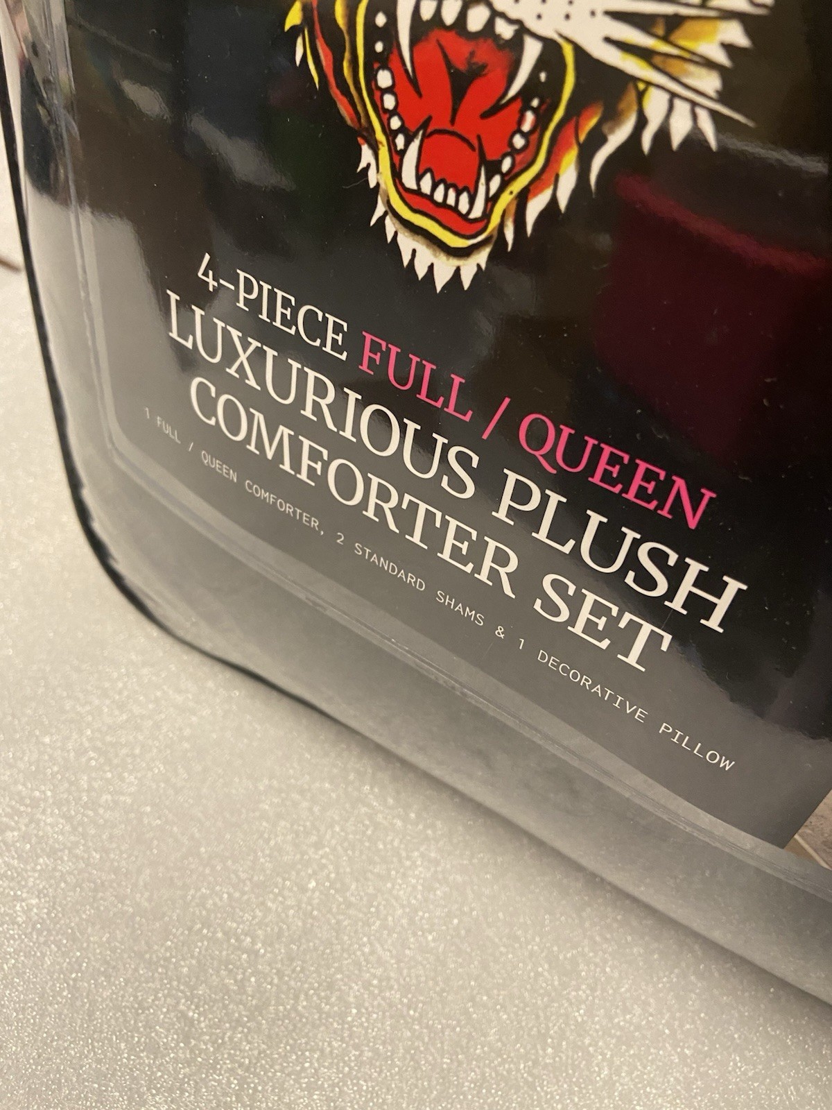 Ed Hardy Black Tigers&Tattoo Embossed Plush 4pc FULL/QUEEN Comforter Set