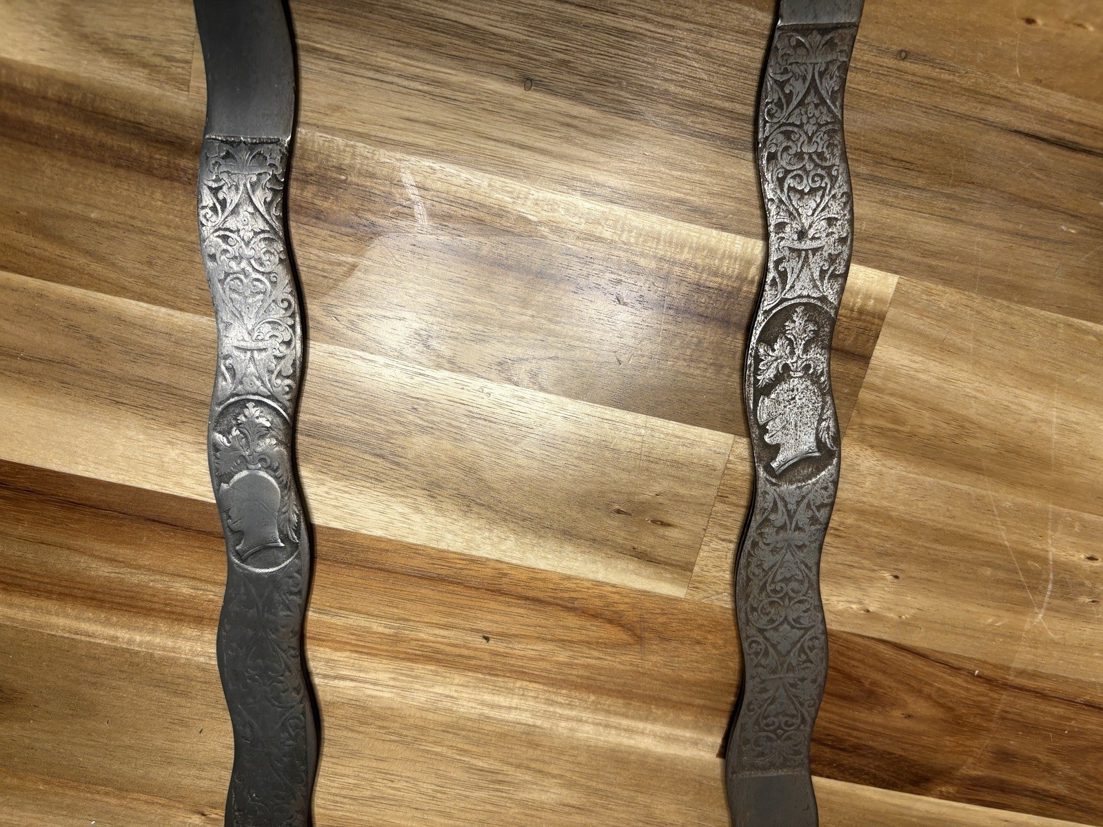 Vintage decorative Set Of Swords, Preowned