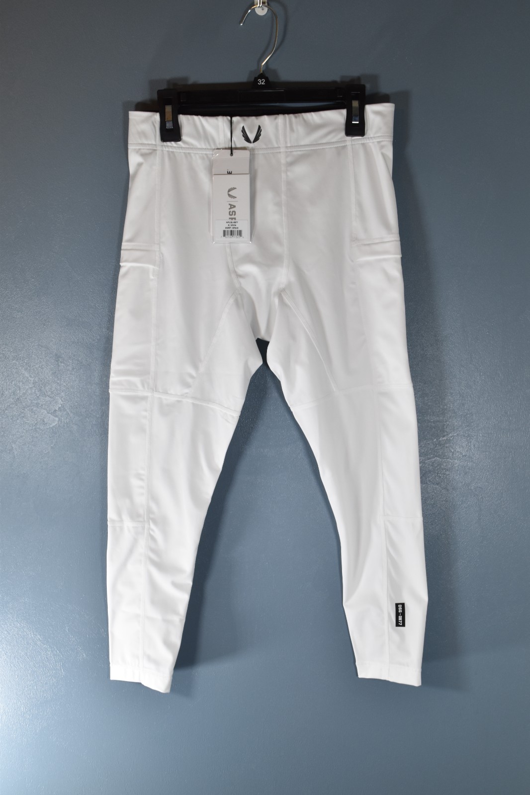 ASRV 3/4 compression tights size men's small; white, new with tags