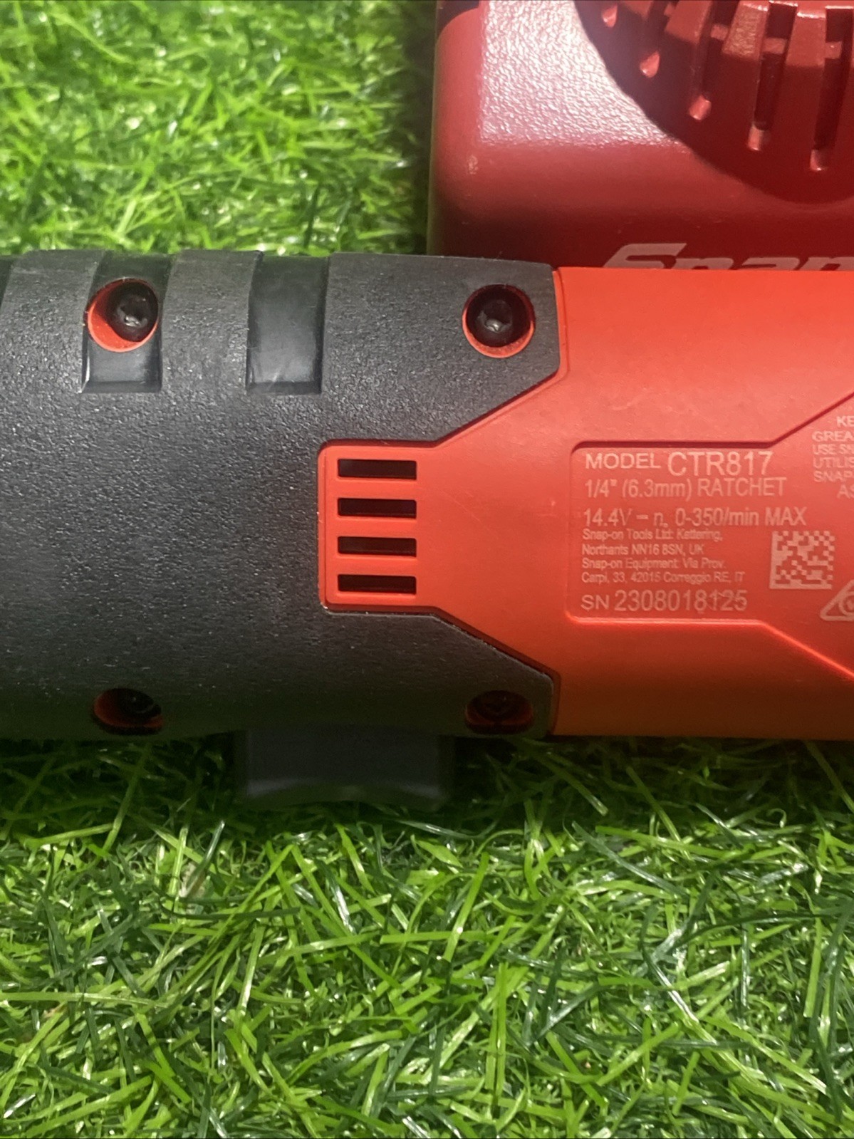 Snap-On 1/4" Cordless Long-Neck Ratchet - 14.4v - CTR817, Charger & Battery Mint