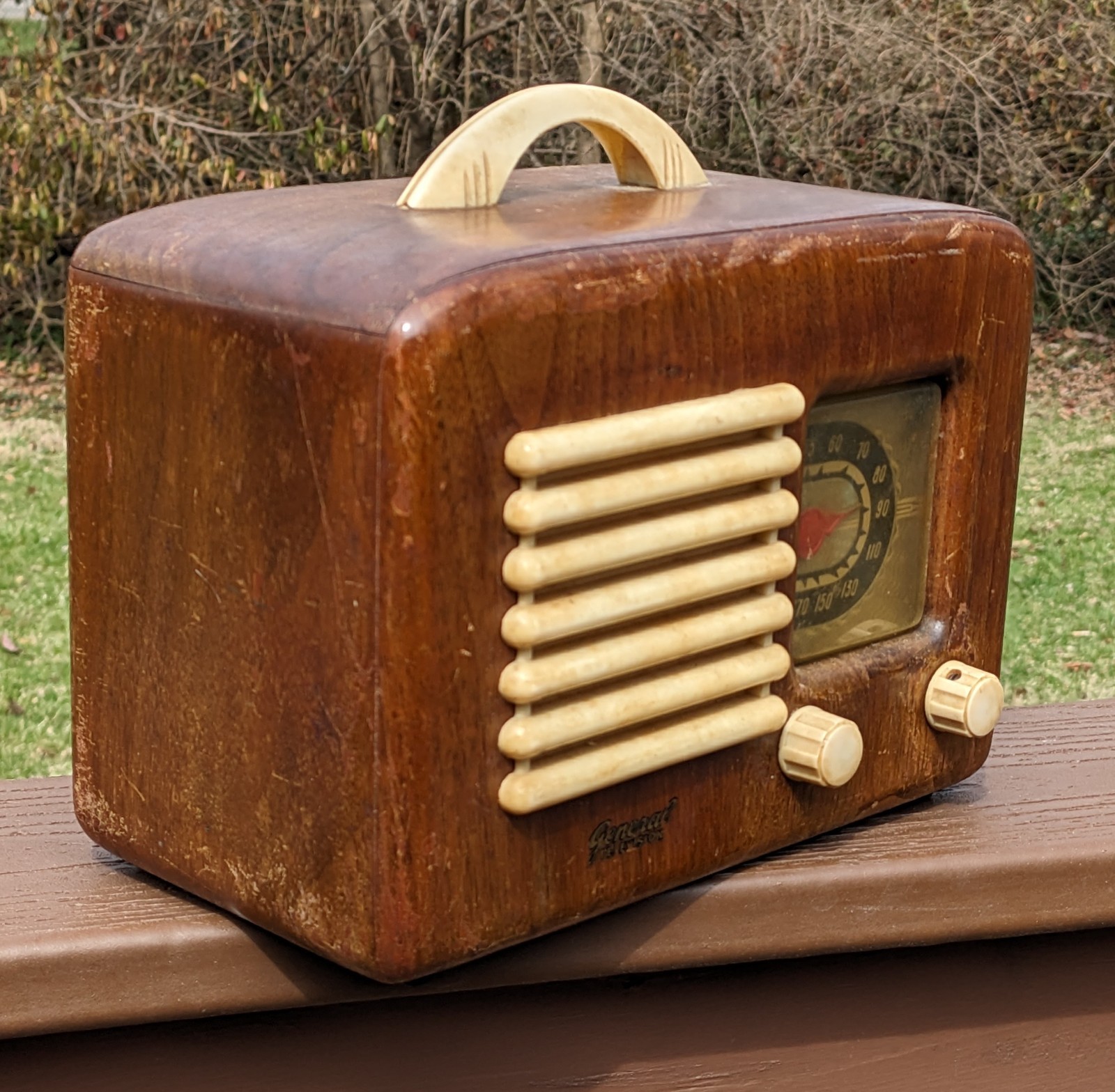 Small General Television Radio, Made by Climax, late 1930s-early 1940s