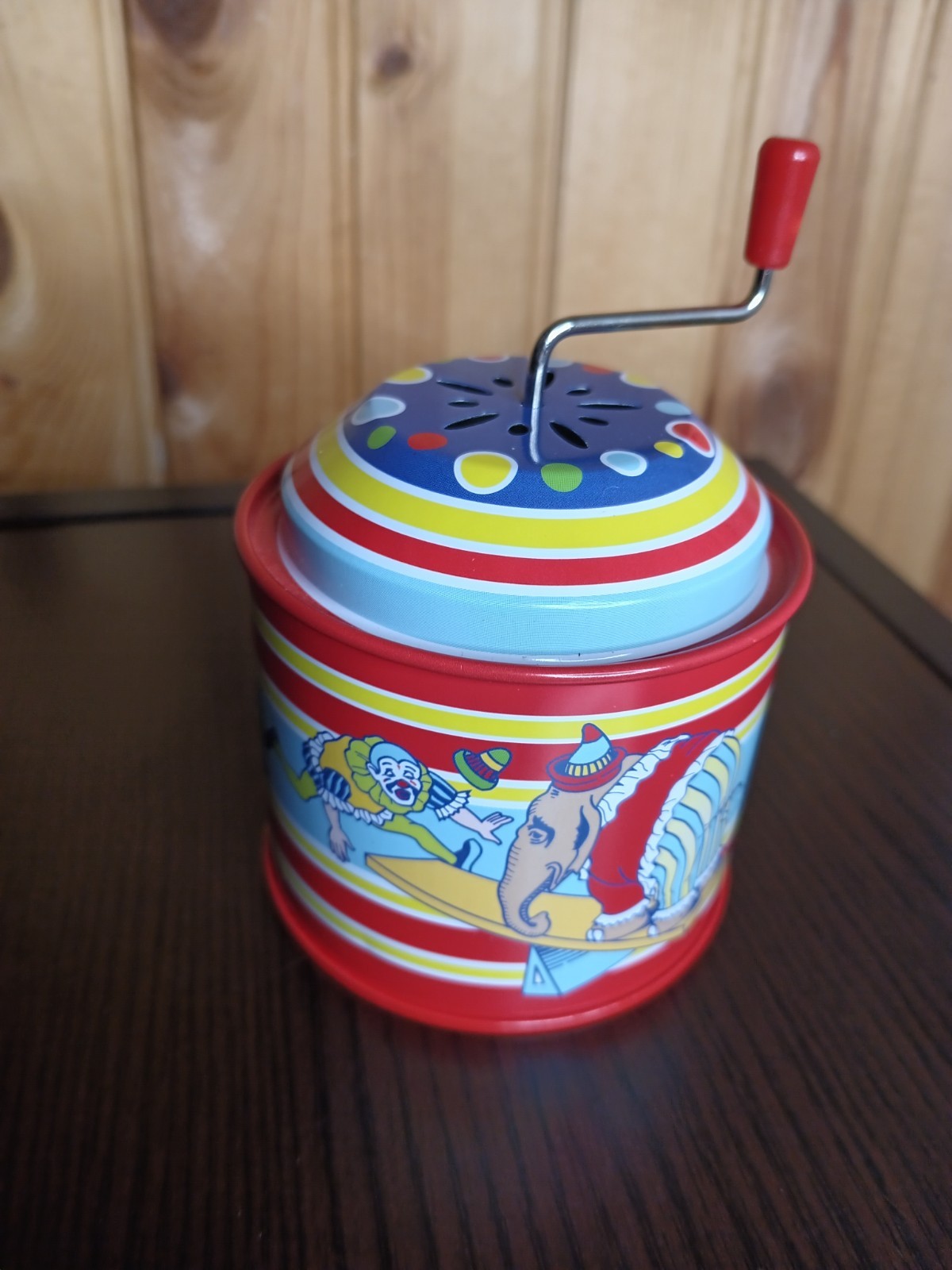 Schylling Classic Round Clown Tin Music Box Toy W/ hand crank Works! 2017