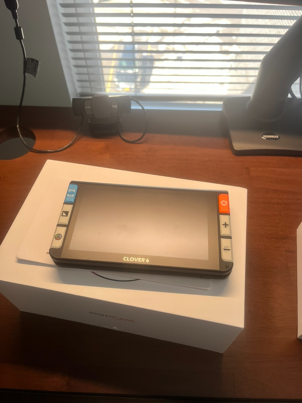 Clover 6 HD-Handheld Video Magnifier