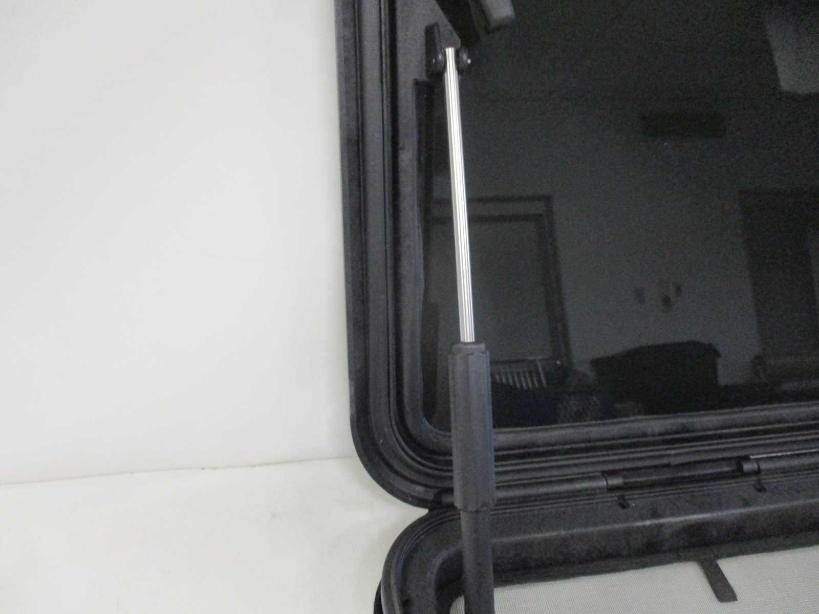 BOMAR G966 ESCAPE HATCH W/ SCREEN 19 7/8" BLACK G966-1111 MARINE BOAT