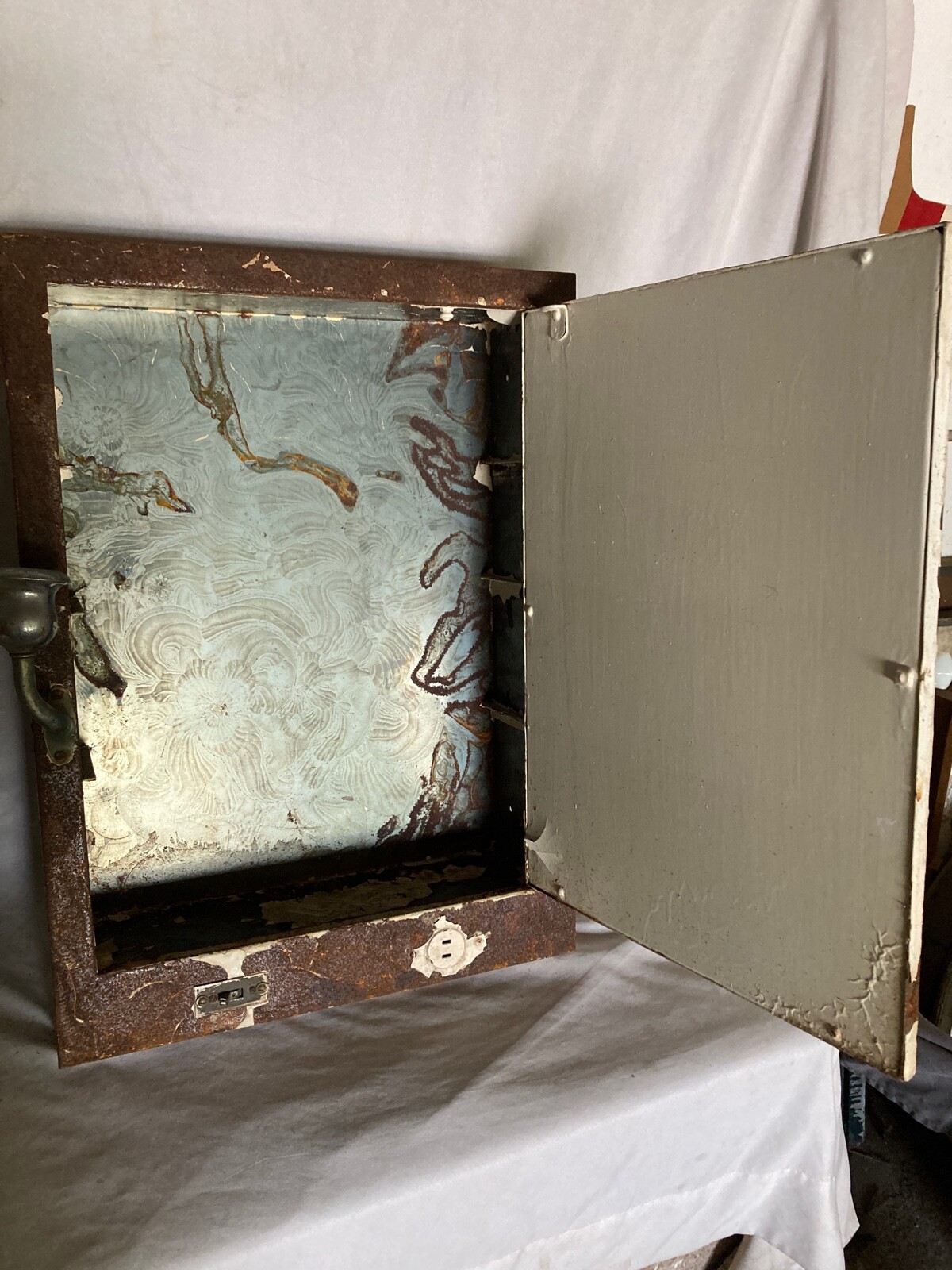 Vtg Mid Century Metal Recessed Medicine Cabinet Chrome Sconces Old Hotel 44-26E