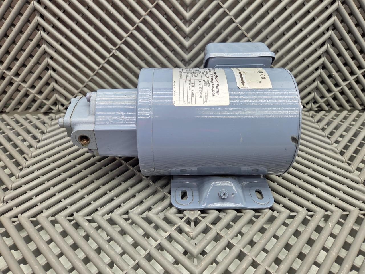 Nippon TOP-1ME100-11MA Trochoid Pump / 3-Phase Induction Motor / EELQ-8T