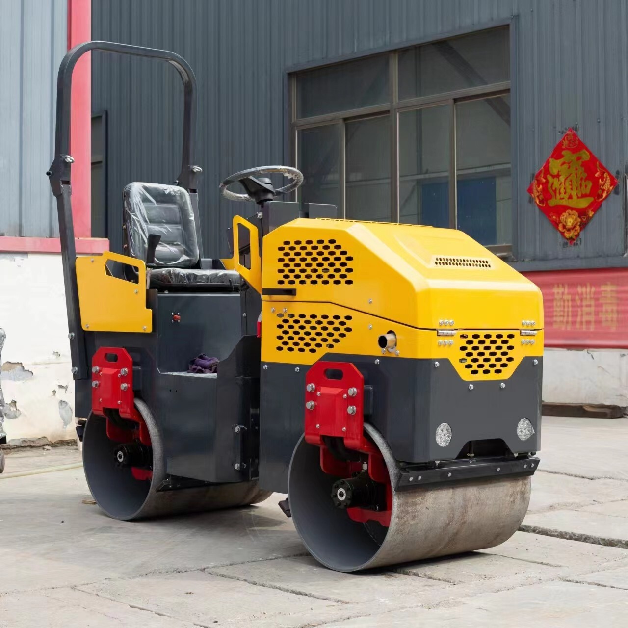 EPA Petrol Engine Road Roller Machine Asphalt Vibratory Roller Ride On Compactor