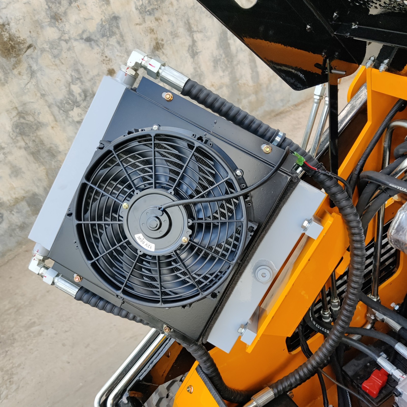 Free Shipping Mini Skid Steer Loader TYPHON STOMP 501 Compact Track 23.5 HP Gas