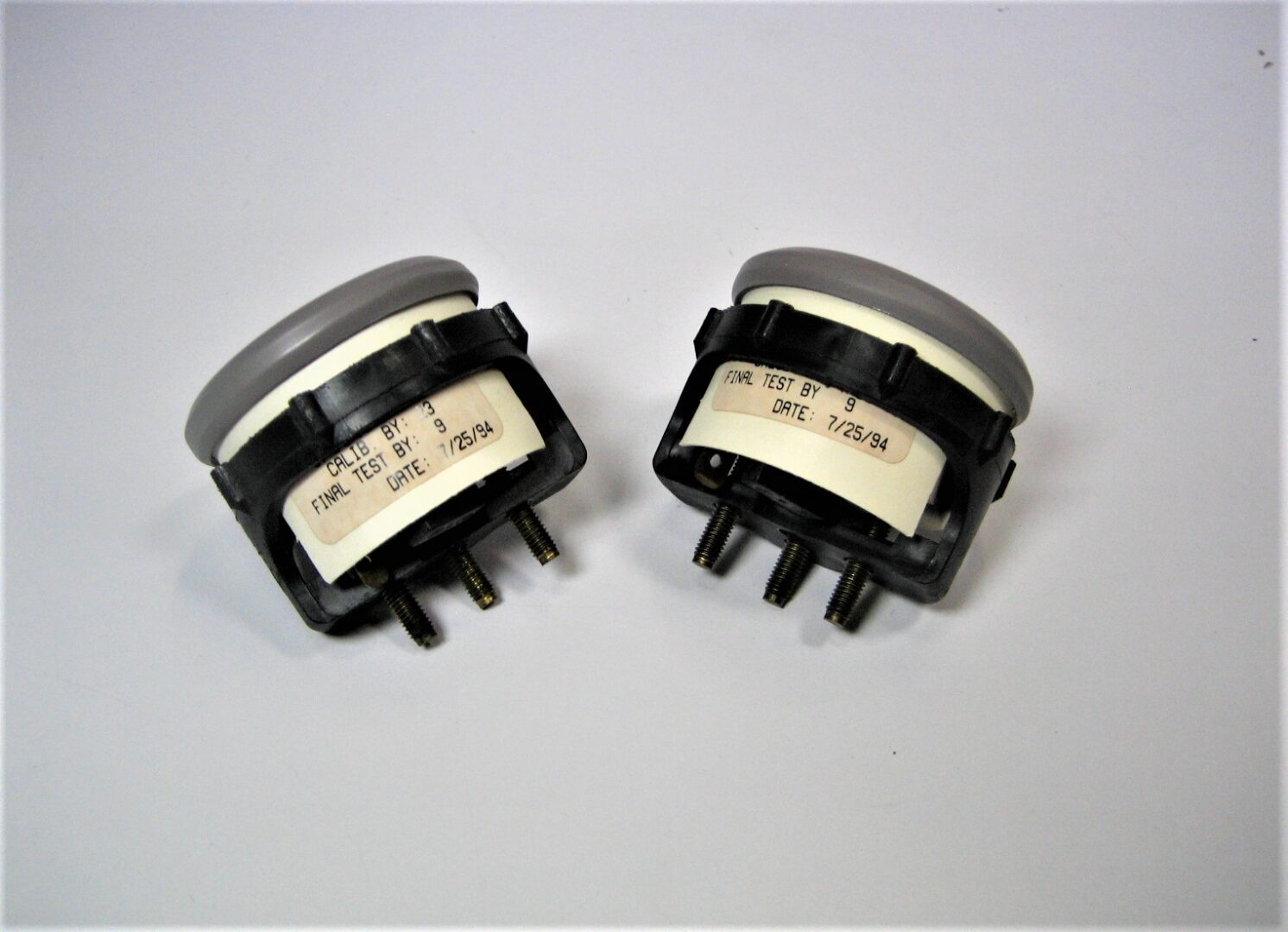 Faria GP9148A *QTY 2* NEW 2" White 100-250°F Temperature Gauge + Bracket & Bulb