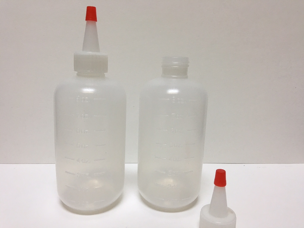 5 pack of 8oz (240mL) Plastic Boston Round Squeeze Bottles + Yorker Caps LDPE