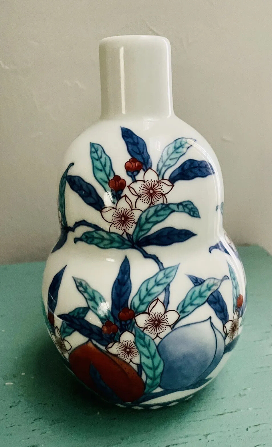 Imaizumi Imaemon Nishiki peach gourd Vase made in Japan Living National Treasure