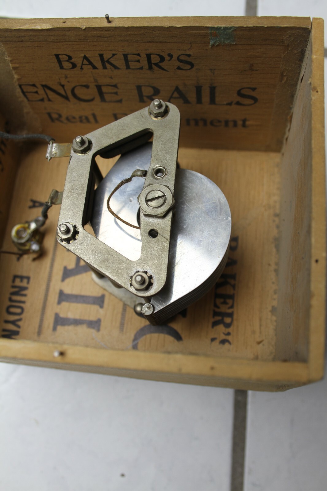 Homemade Absortion Wavemeter w/ Bakelite Dial and wooden box