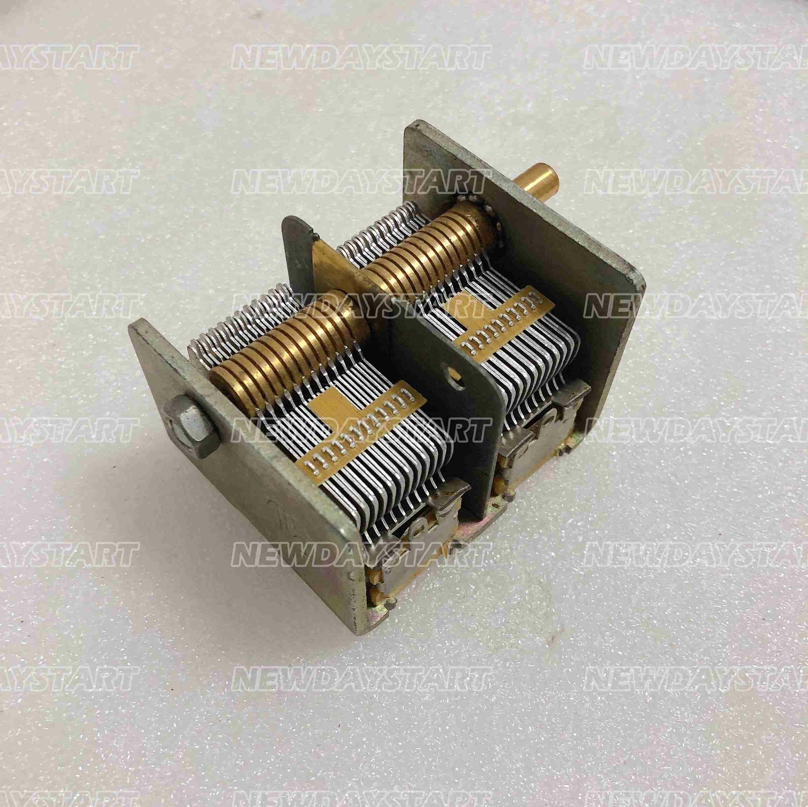 1pcs 365+365pF Broadcast Dual Gang Dual-unit Air Dielectric Variable Capacitor