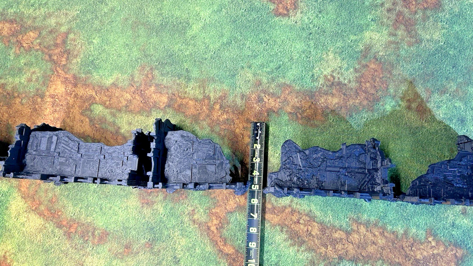 Tabletop Terrain - Infected Ruins - Perfect for Warhammer 40K/Fantasy: 12 pcs