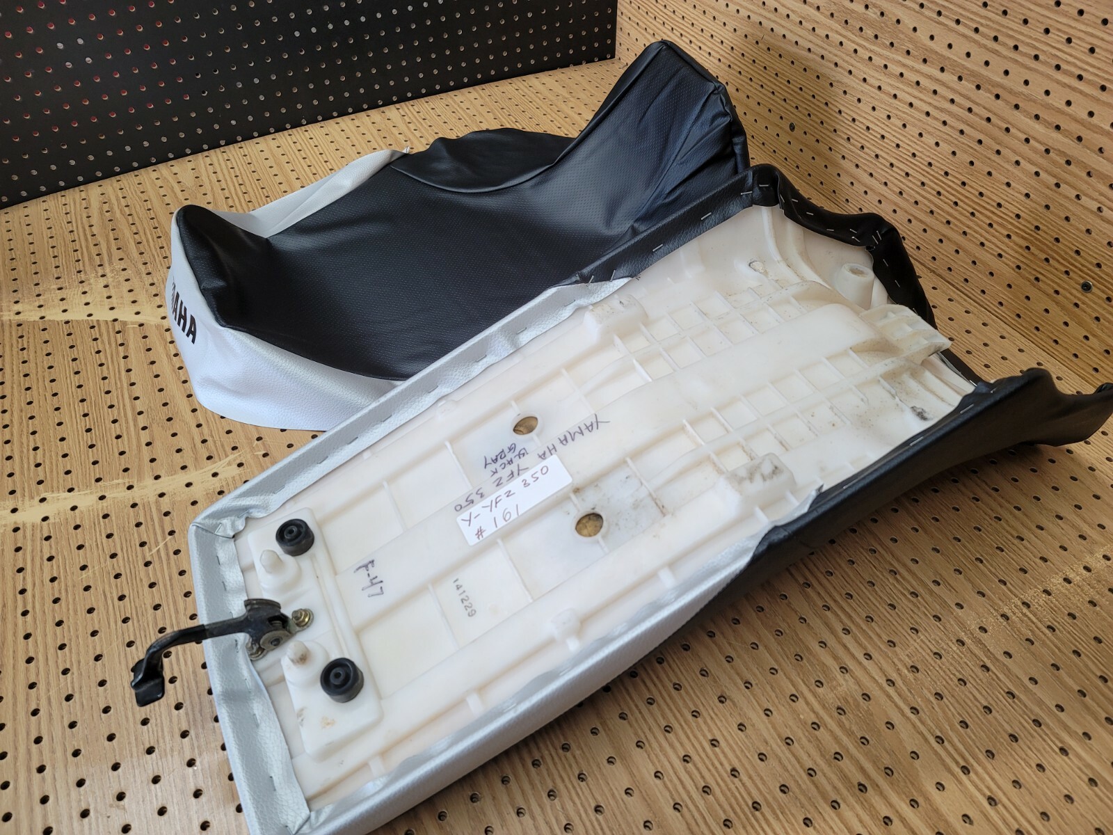 YAMAHA BANSHEE 350 YFZ350 SEAT COVER 1987 TO 2006 (BLACK&SILVER) [Y*-161]