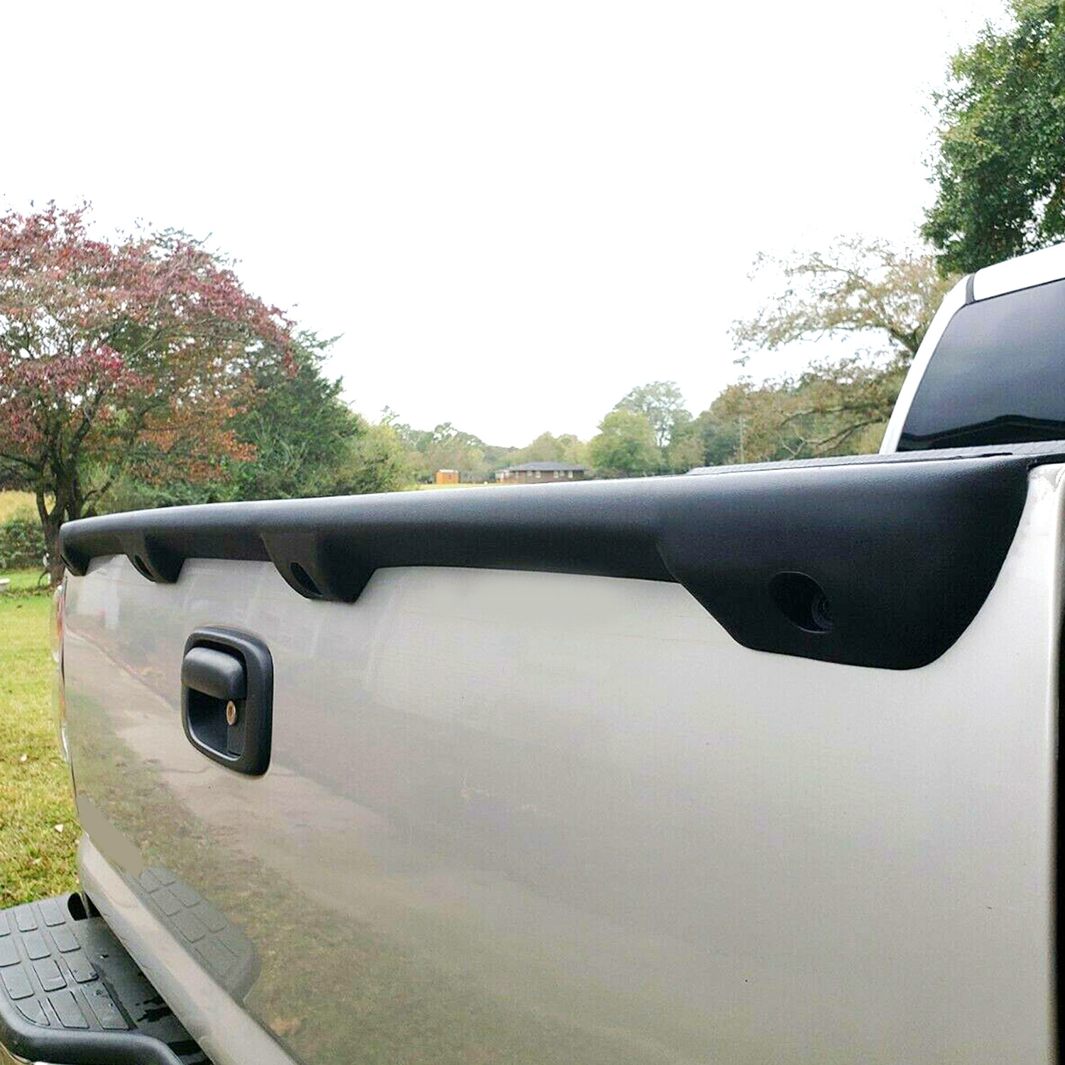 Tailgate Spoiler Cap Molding Top Protector for 99-07 Chevy Silverado GMC Sierra