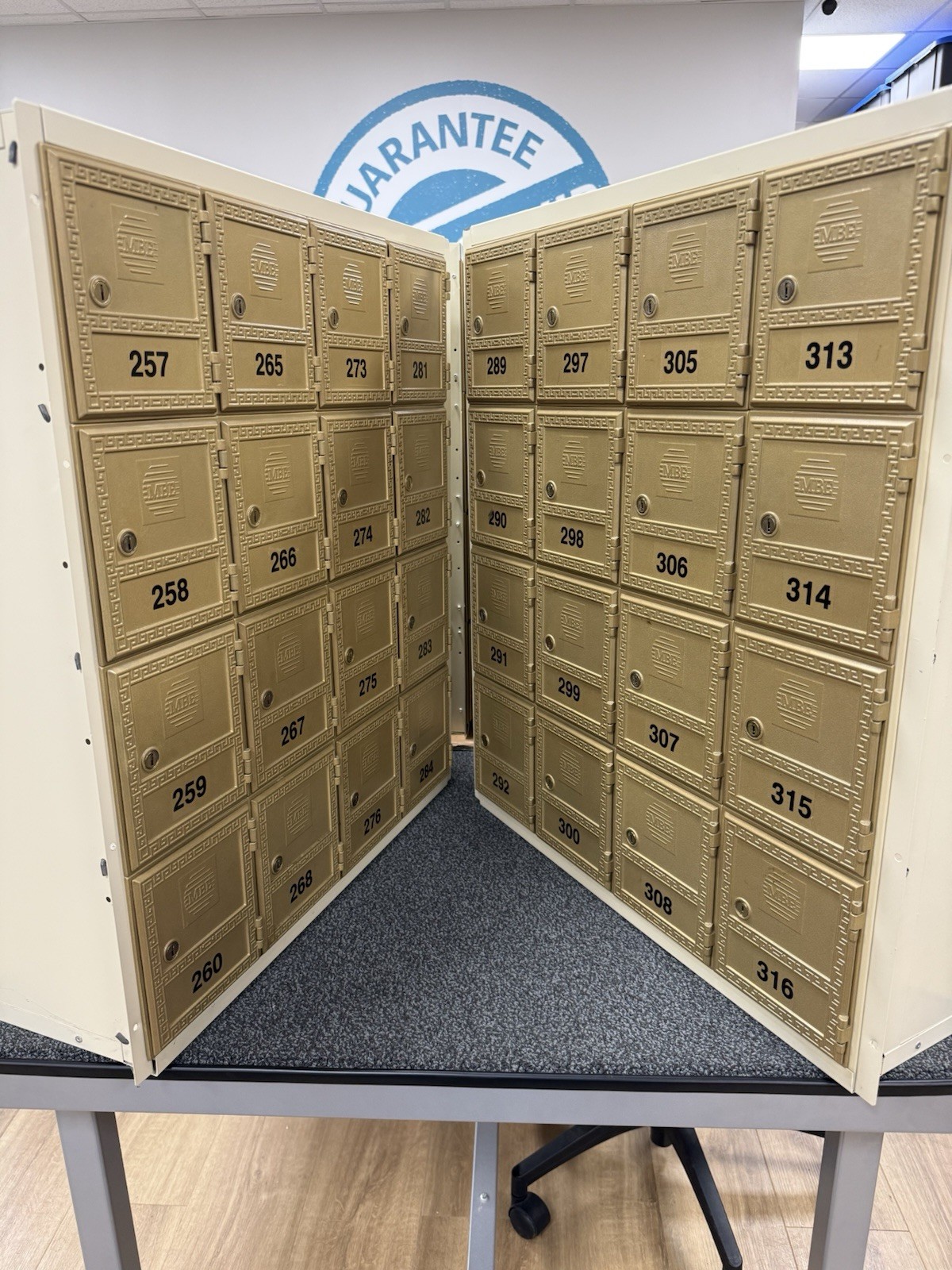 MBE Globe Logo MEDIUM Full-size Mailbox banks w/Key(s)