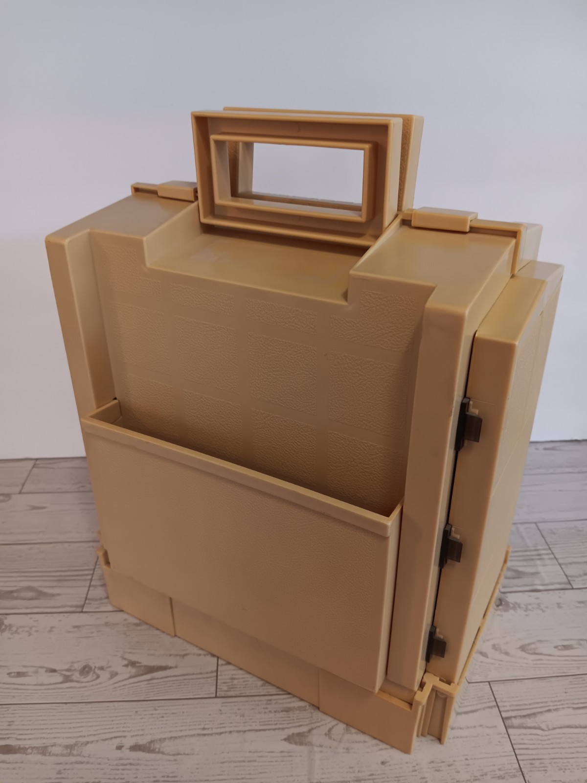 '83 World Wide Media Folding Sewing Caddy Spool Organizer Vintage Thread Notions