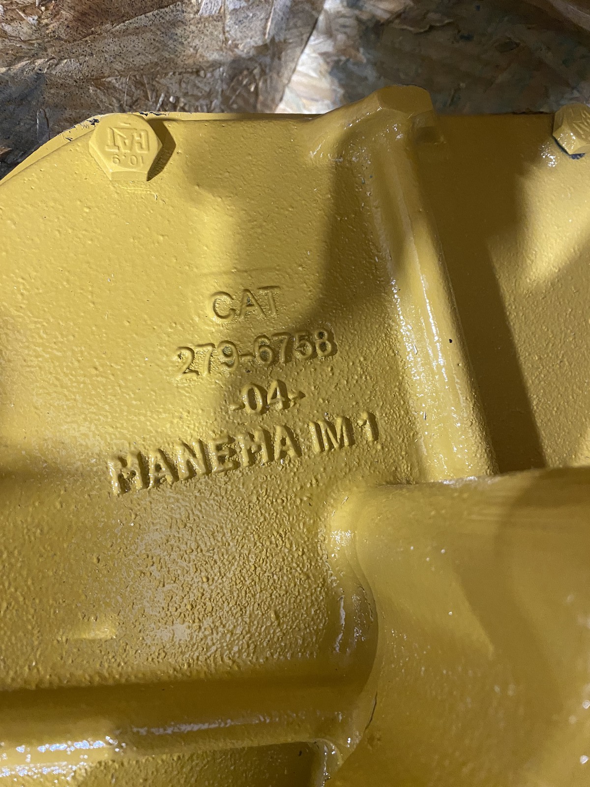 CAT Two Section Gear Pump 279-6751, Yellow