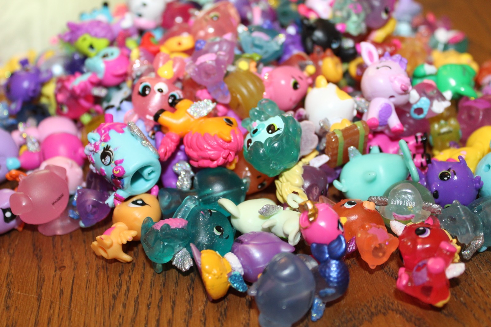 Hatchimals COLLEGGTIBLES Random LOT Bag (10) Assorted CUTE Seasons NO DUPLICATES