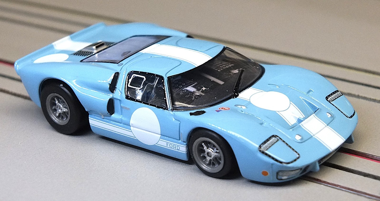 AFX 22130 - Ford GT40 Mark II Mega G+ HO Slot Car  Chassis 1085 Limited Edition