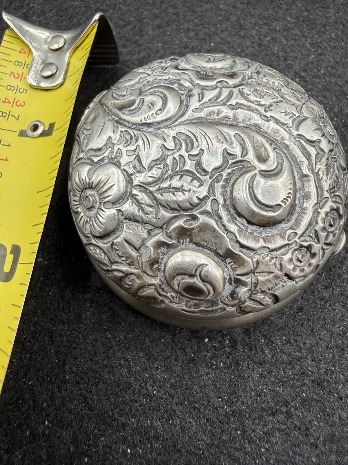 ANTIQUE STERLING SILVER FRANK SMITH ROUND DECORATIVE PILL TRINKET SNUFF BOX