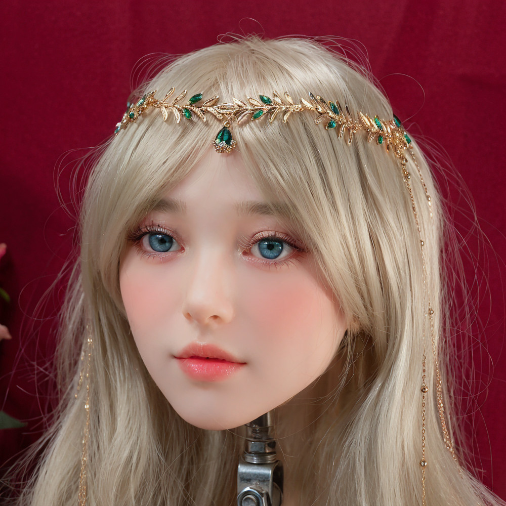 Limited edition female head, TPE material,Mannequin Head,1:1 replica of a female