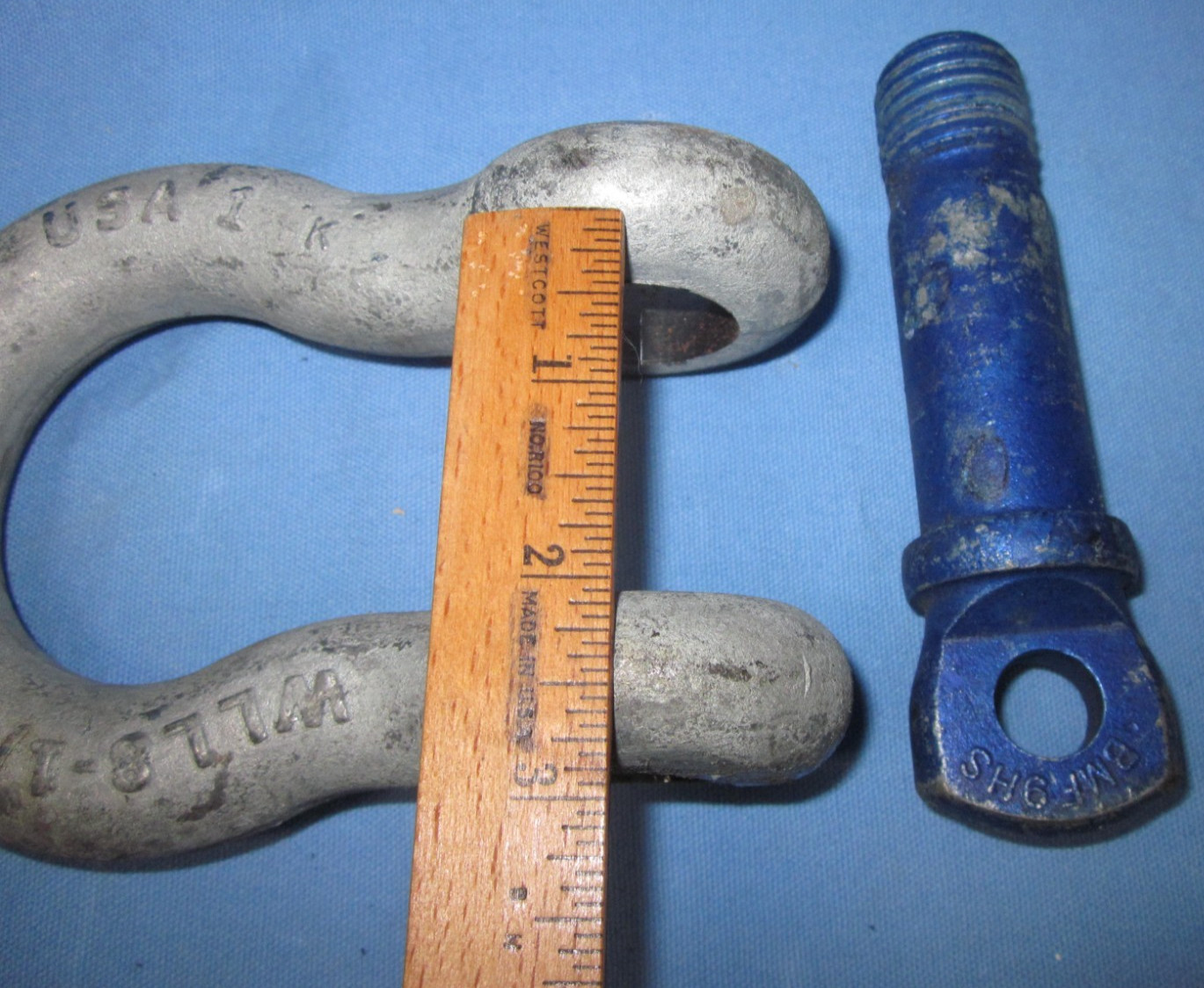 Campbell WLL 8-1/2 Ton Anchor Shackle with its Screw pin